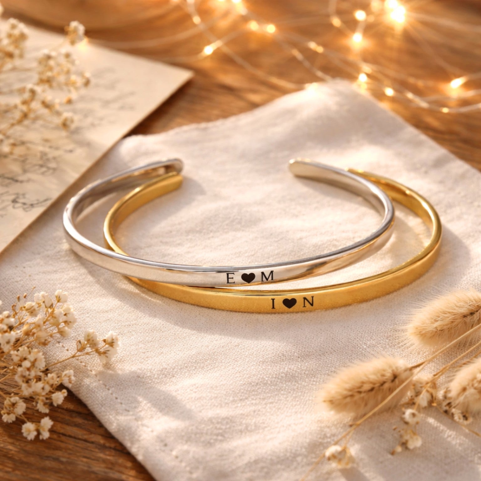 Bracelet jonc personnalisé en acier inoxydable – Deux initiales & cœur