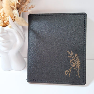 Porte-cartes noir personnalisable avec initiale dorée gravée sur simili cuir