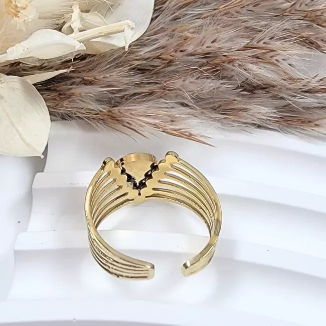 Vue arrière de la bague dorée femme multi-rangs, acier inoxydable ajustable, cabochon labradorite grise — détail de l’anneau ouvert.