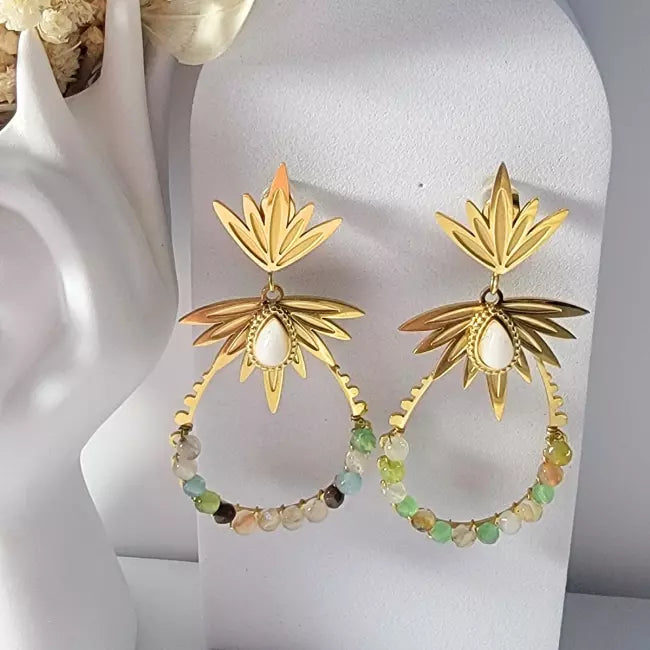 Boucles d’oreilles dorées en acier inoxydable avec perles naturelles multicolores – style bohème chic