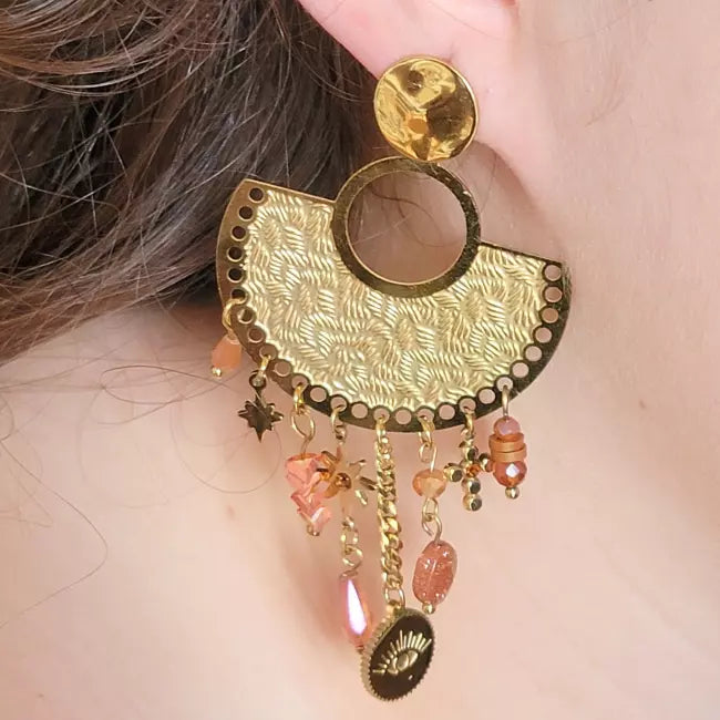 Boucles d’oreilles dorées bohème chic en acier inoxydable avec pampilles et perles orangées