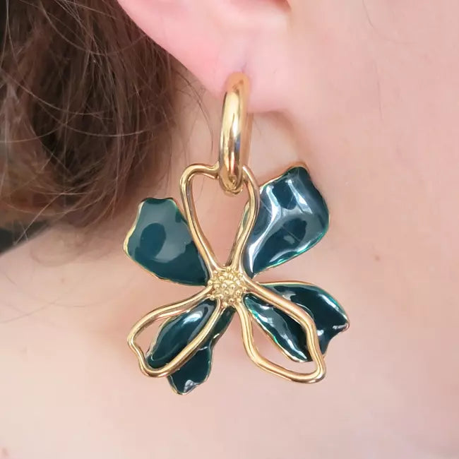Boucles d’oreilles fleurs pendantes doré et vert en acier inoxydable – bijou femme élégant