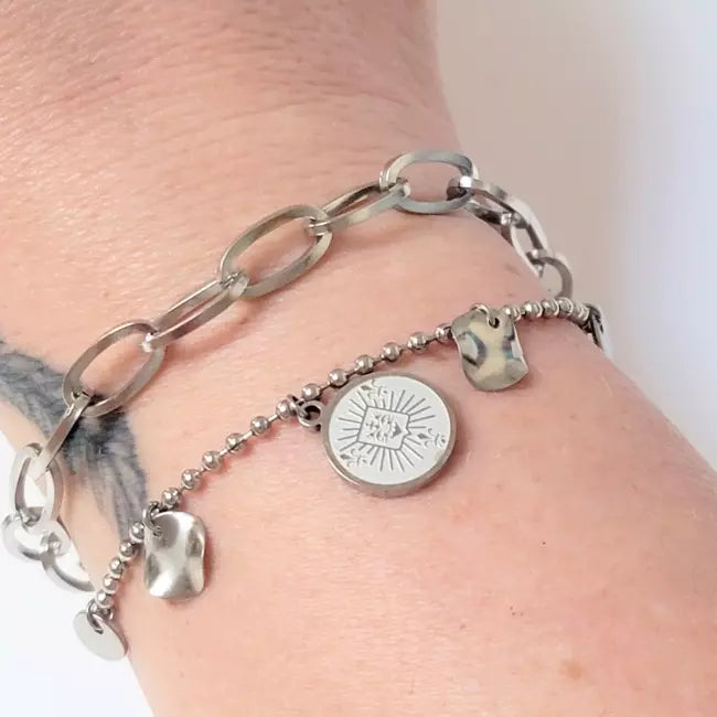 Bracelet double femme acier inoxydable avec breloques rondes et médaillon gravé
