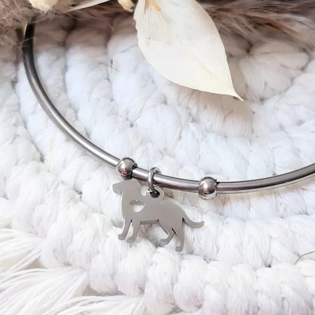 Bracelet jonc argenté avec pendentif chien et cœur en acier inoxydable