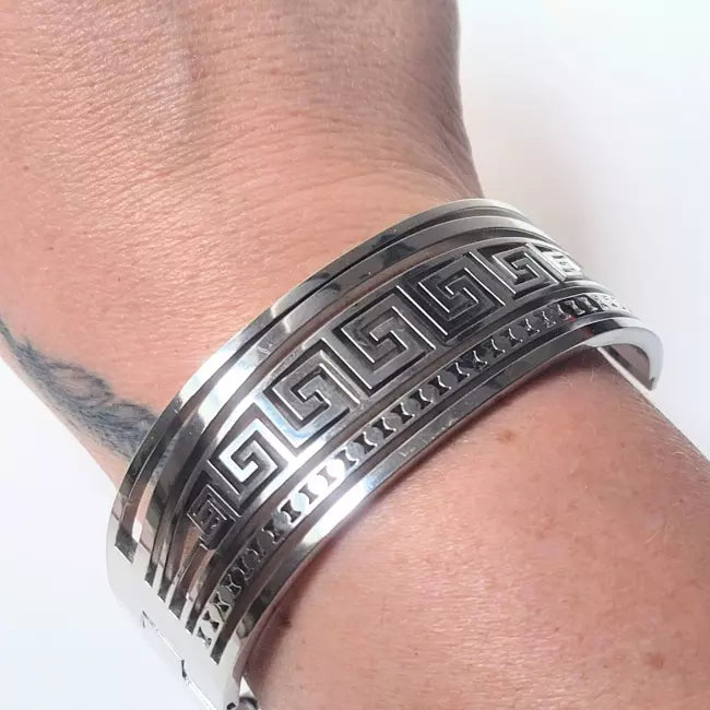 Bracelet jonc femme large argenté en acier inoxydable avec motif grec