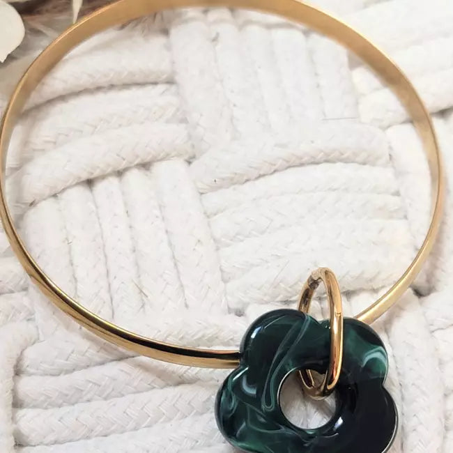 Bracelet jonc bohème femme doré avec pendentif fleur ronde verte