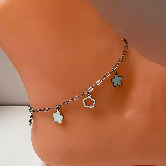 Chaîne de cheville argentée en acier inoxydable avec pampilles fleurs blanches, bijou estival