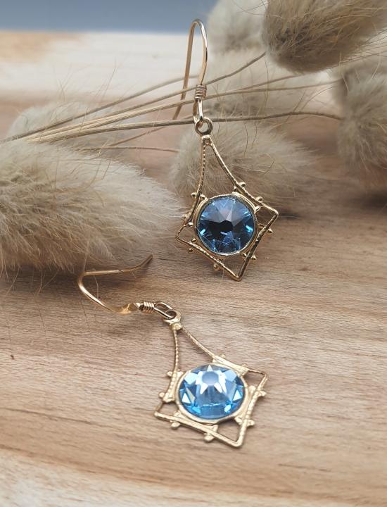 Boucles d'oreilles en gold-filled 14k et Cristal  bleu