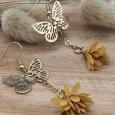 Boucles d'oreilles papillons pendantes doré/safran