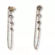 Boucles d’oreilles fines dorées avec chaînes pendantes et strass scintillants, style élégant et minimaliste