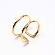 Vue studio de la bague double ouverte dorée sur fond blanc