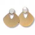 Boucles d’oreilles éventail doré en acier inoxydable, surmontées d’un cabochon blanc nacré.