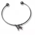 Bracelet jonc en acier inoxydable noir avec pendentif chien ajouré d’un cœur – bijou fin pour amoureux des animaux