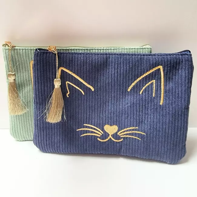Pochettes chat BOHM en velours côtelé vert et bleu, face à face