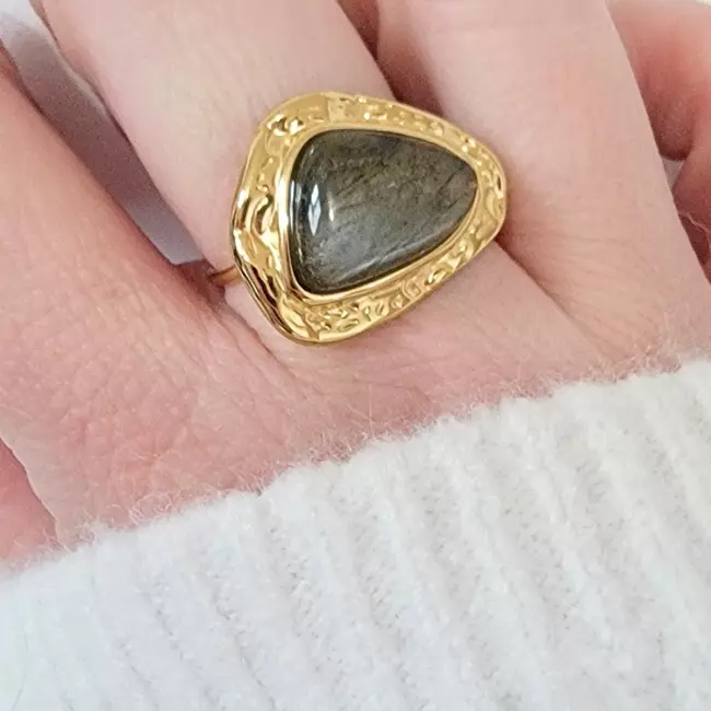 Bague dorée en acier inoxydable avec pierre de labradorite
