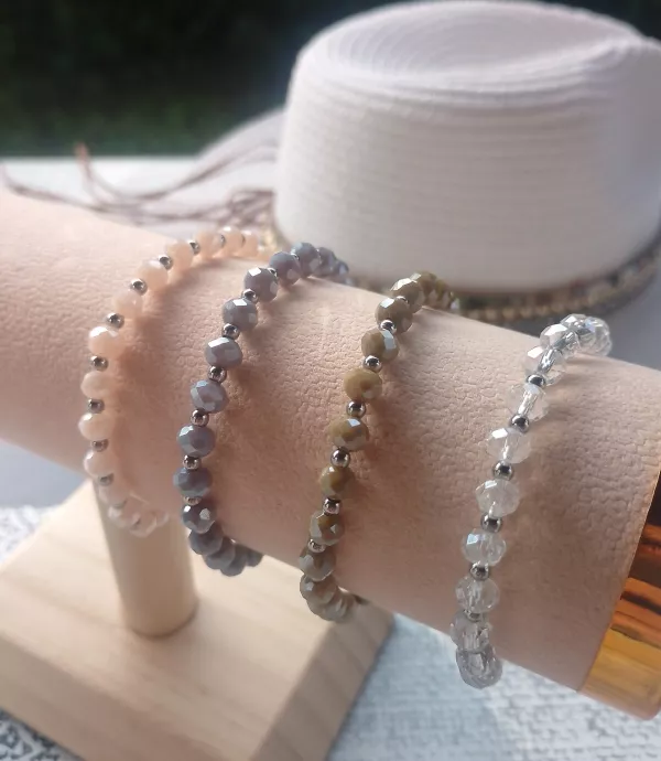 Bracelet perles à facettes transparentes