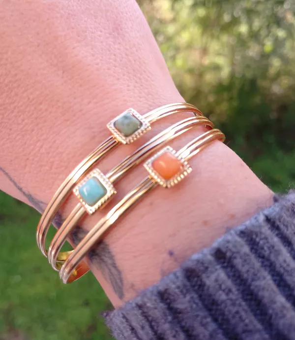 Bracelet manchette en acier inoxydable doré et ses pierres naturelles